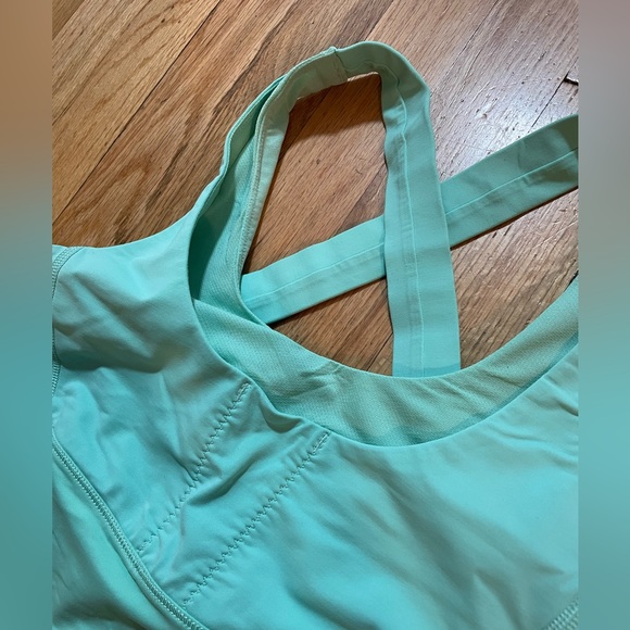 Lululemon Stash-and-Run Bra Pocket Tank Top - Size 4 - Picture 2 of 4